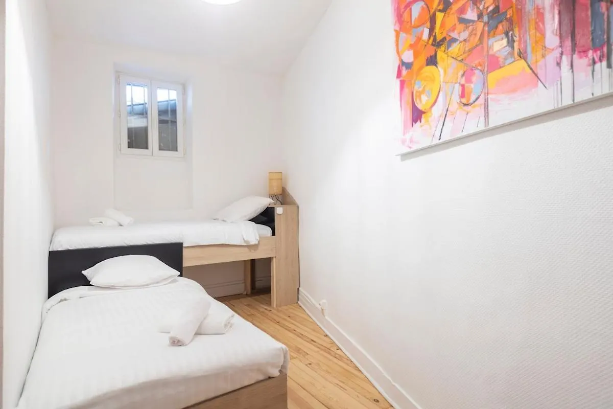 4-Room City Center Apartment - L'Atmosphere Balneo Grenoble