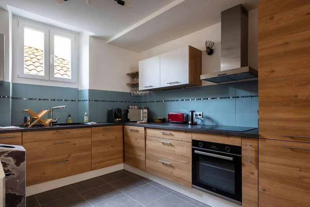 4-Room City Center Apartment - L'Atmosphere Balneo Grenoble Frankreich