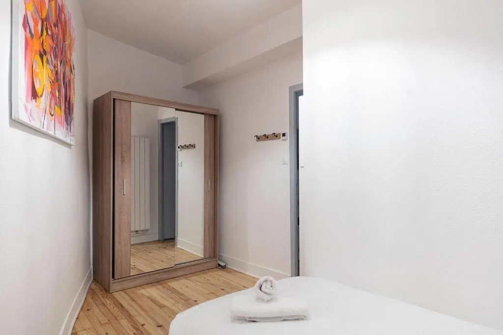 4-Room City Center Apartment - L'Atmosphere Balneo Grenoble